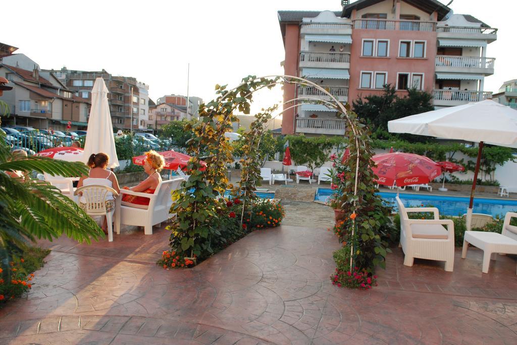 Alba Family Club Hotel Primorsko Exterior foto
